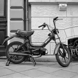 'Moped' in a higher resolution