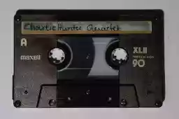 'maxell' in a higher resolution