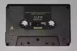 'maxell' in a higher resolution