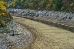 'Ausgetrockneter Urftsee' in a higher resolution