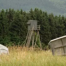 'Bauteile Windkraftanlage und Hochsitz' in a higher resolution